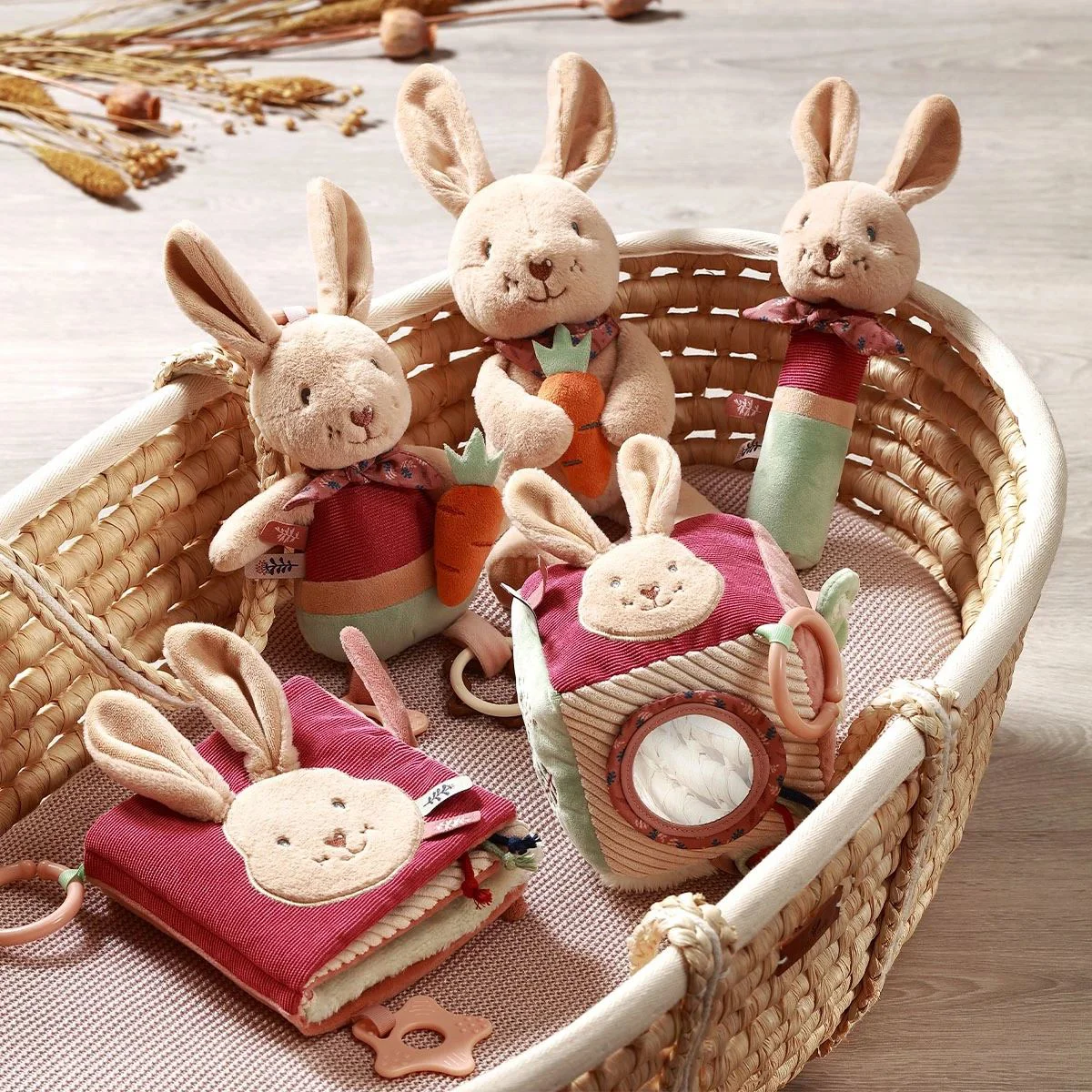 Мягкая сенсорная игрушка BabyOno Rabbit Karo foto