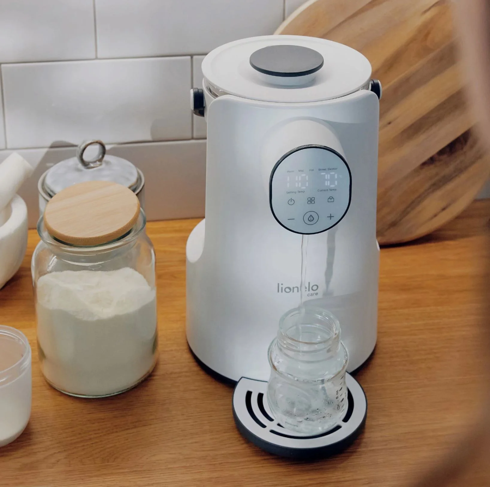 Подогреватель воды для молока/смеси Lionelo BabyPresto foto