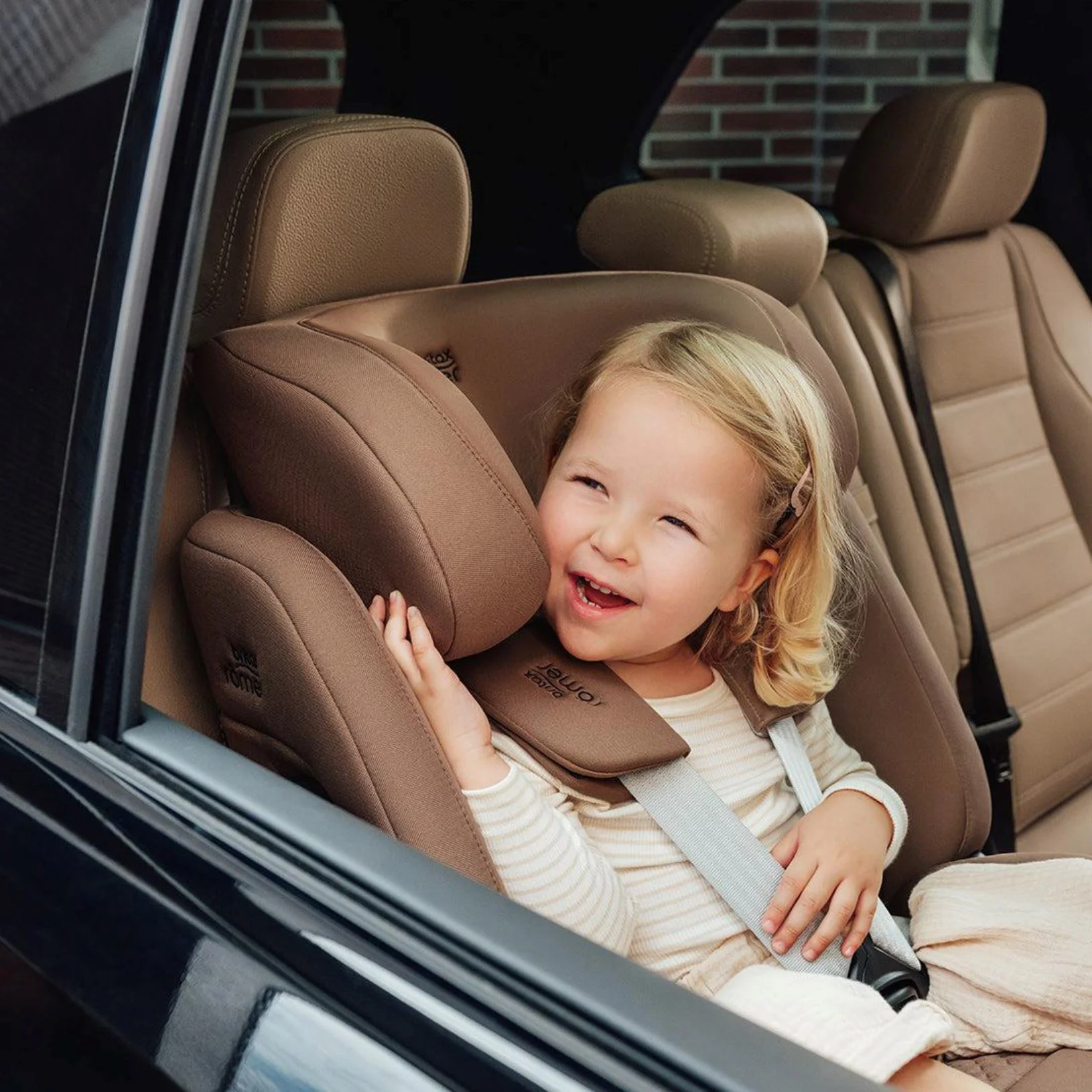 Scaun auto pentru copii Britax Romer Advansafix Pro I-Size Lux Warm Caramel foto