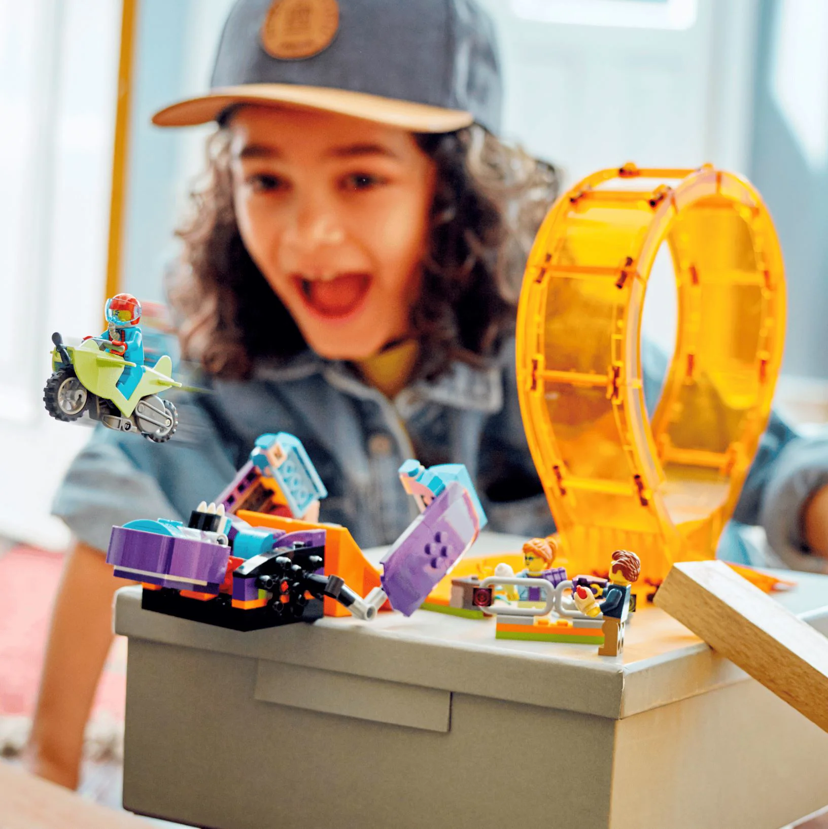 Set de constructie Lego City Bucla de cascadorie cu cimpanzeul, 226 el. foto