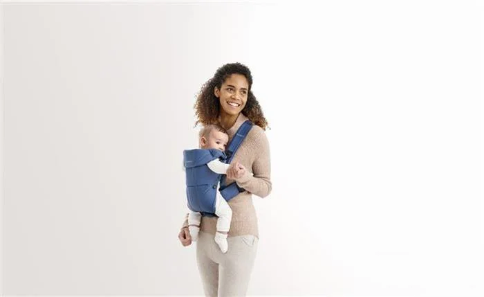 Marsupiu anatomic BabyBjorn Mini Vintage Indigo cu pozitii multiple de purtare, bumbac