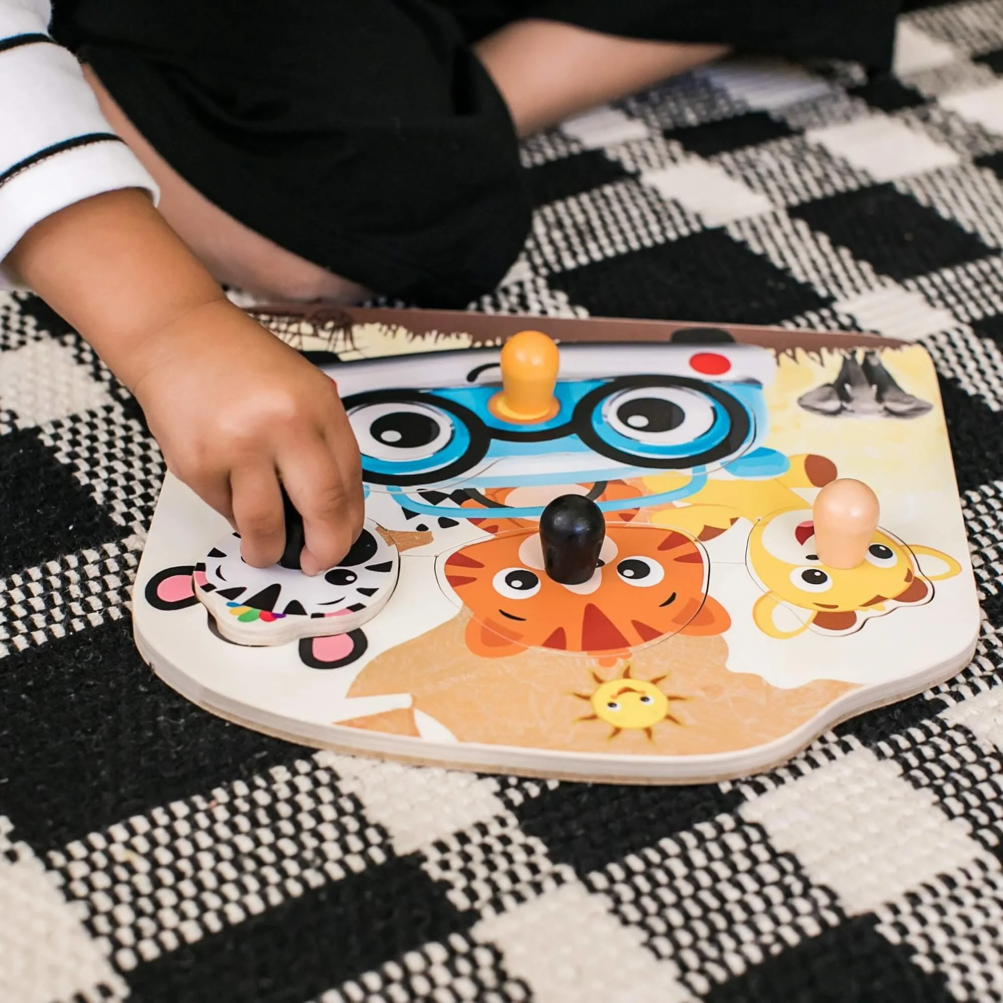 Jucarie de lemn Hape & Baby Einstein Friendly Safari Faces™ Puzzle
