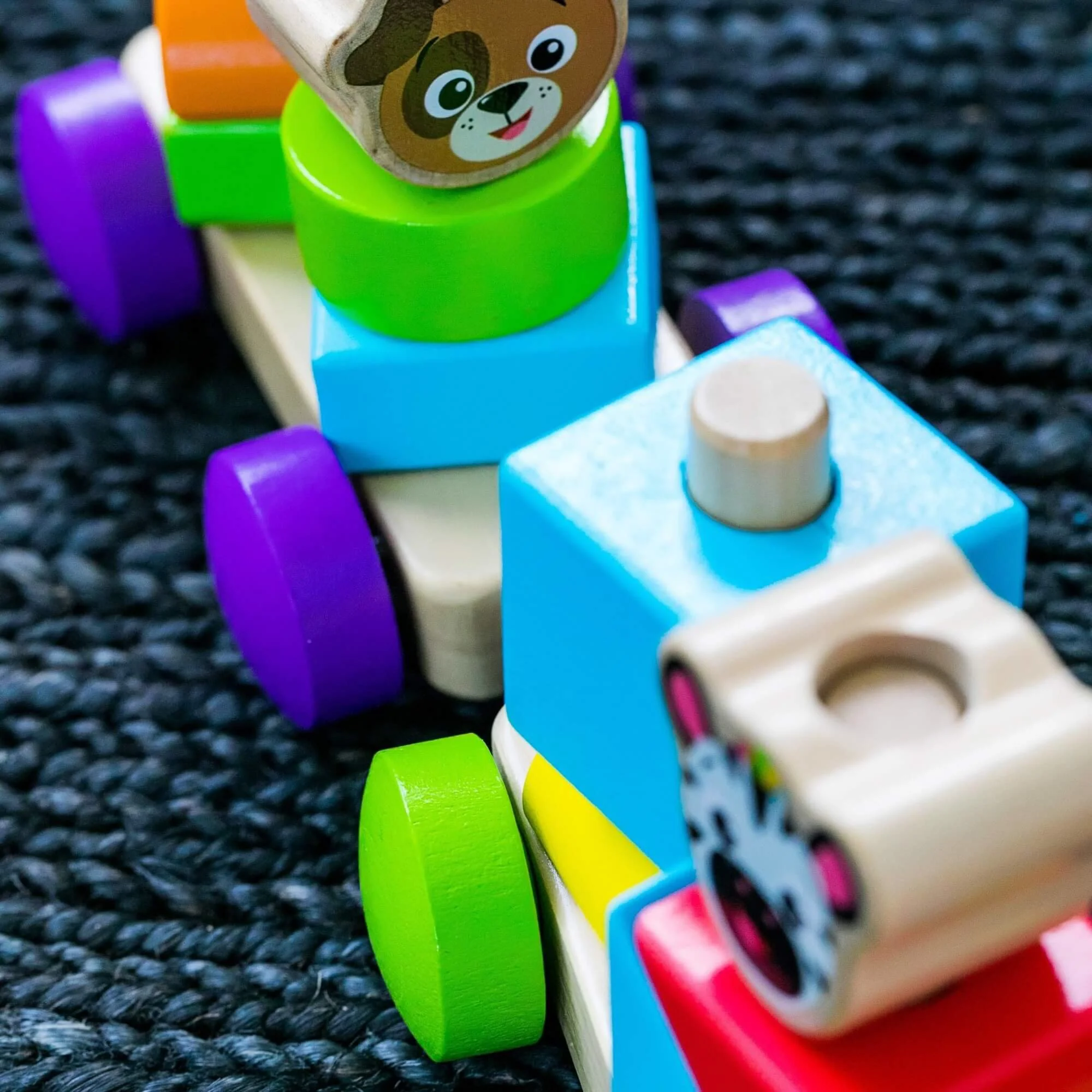 Игрушка деревянная Hape & Baby Einstein Discovery Train™