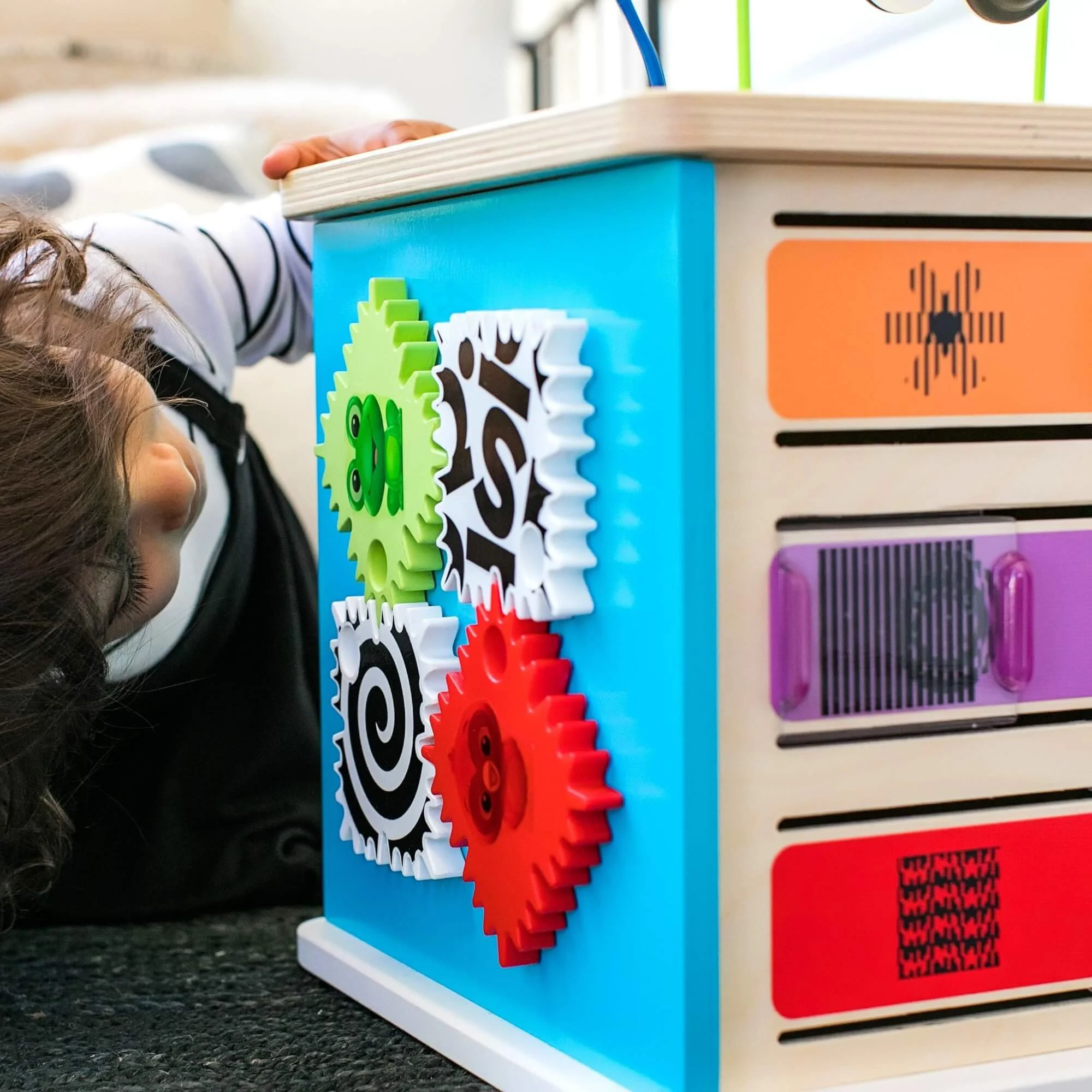 Centru de activitati Hape & Baby Einstein Innovation Station™