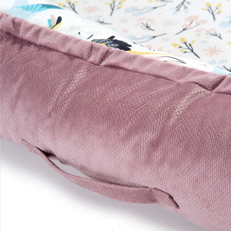 Babynest La Millou Velvet Collection - Cute Birds Vivid - French Lavender foto