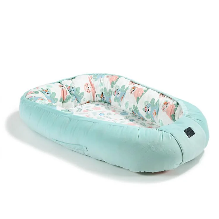 Бабинест La Millou Velvet Collection - Yoga Candy Sloths - Audrey Mint foto