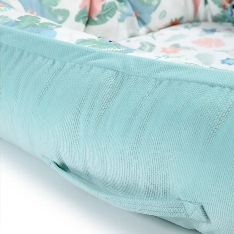 Бабинест La Millou Velvet Collection - Yoga Candy Sloths - Audrey Mint foto