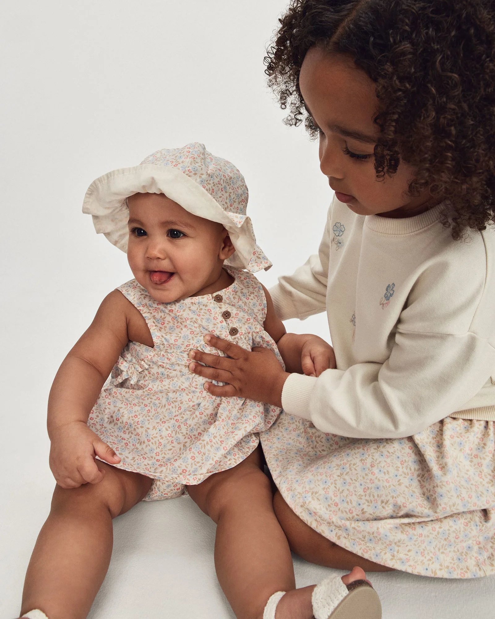 Carter's Set 3 piese Floral Pink - palarie, top fara maneci si pantaloni scurti foto