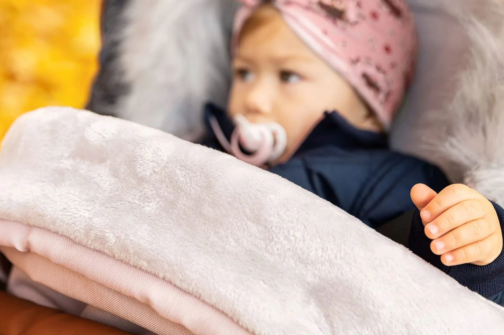 Зимний чехол для коляски Caretero Indiana Серый foto