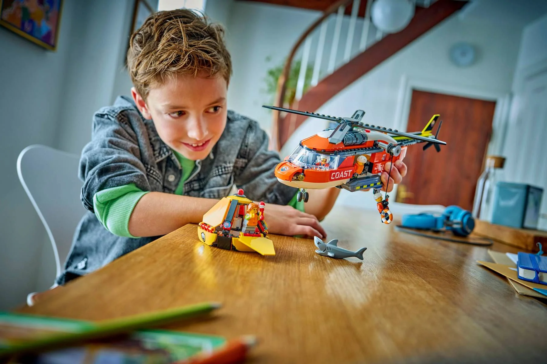 LEGO City - Elicopter al Garzii de Coasta foto