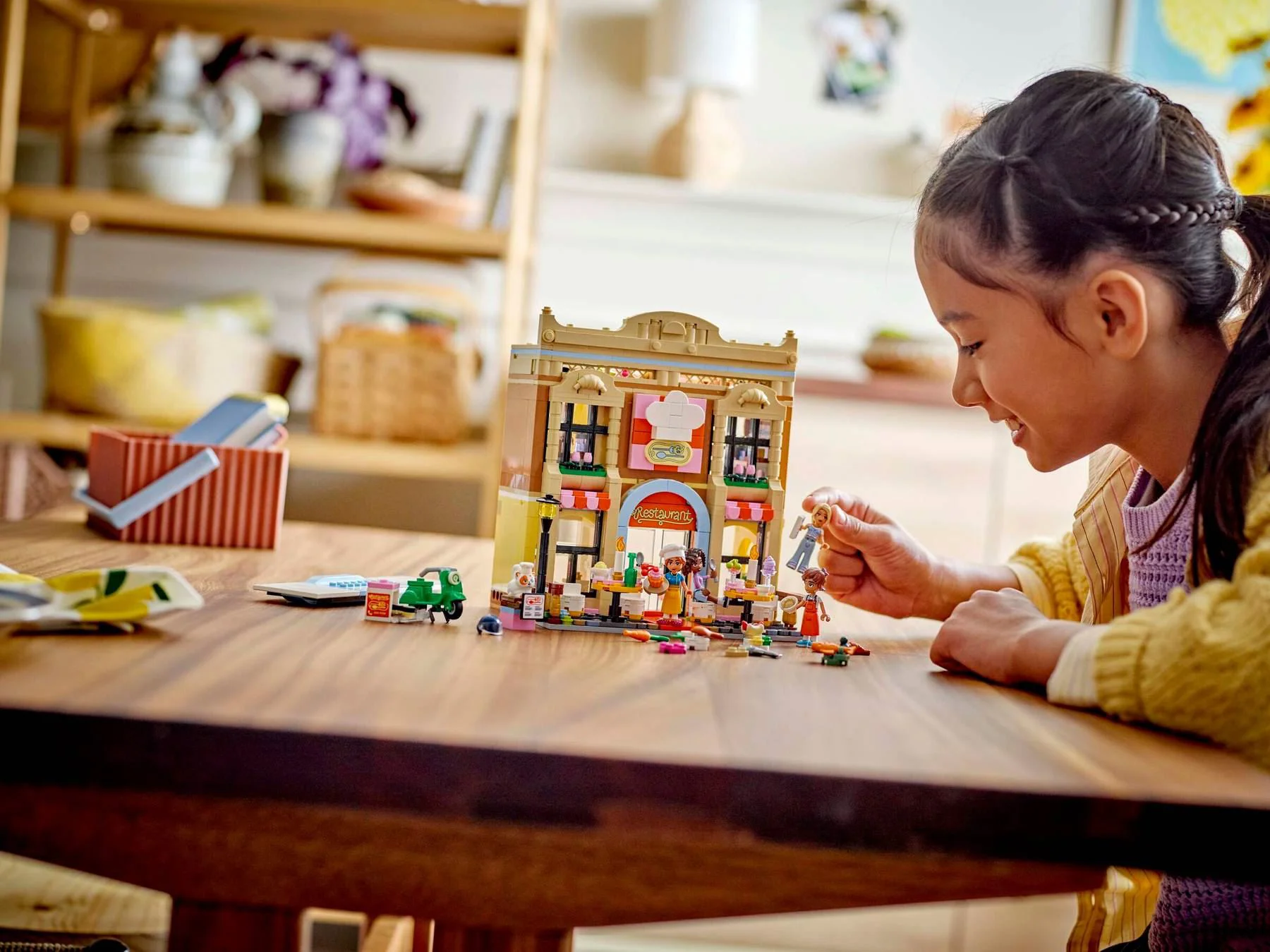 LEGO Friends - Restaurant si Scoala de Gatit foto