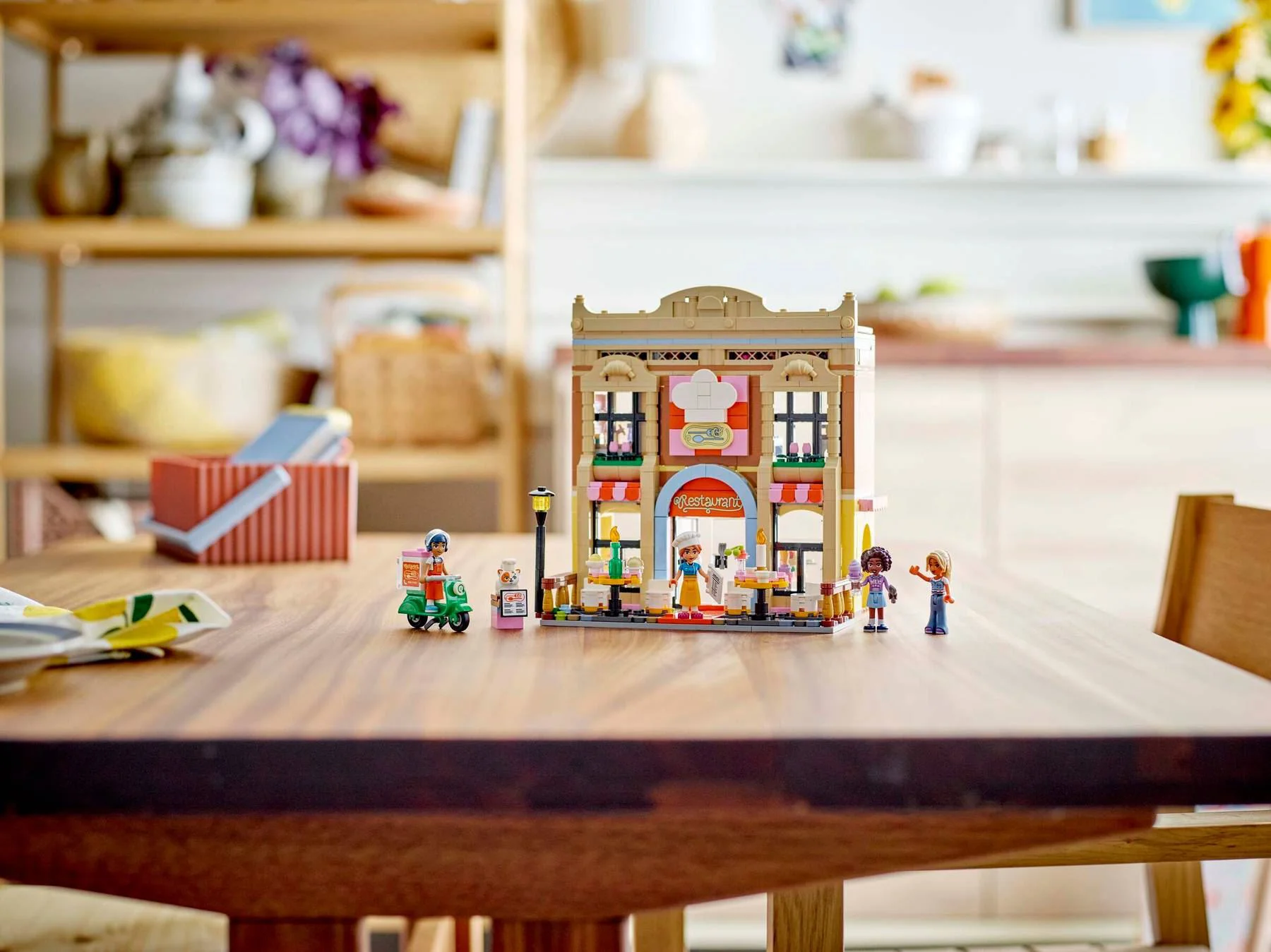 LEGO Friends - Restaurant si Scoala de Gatit foto