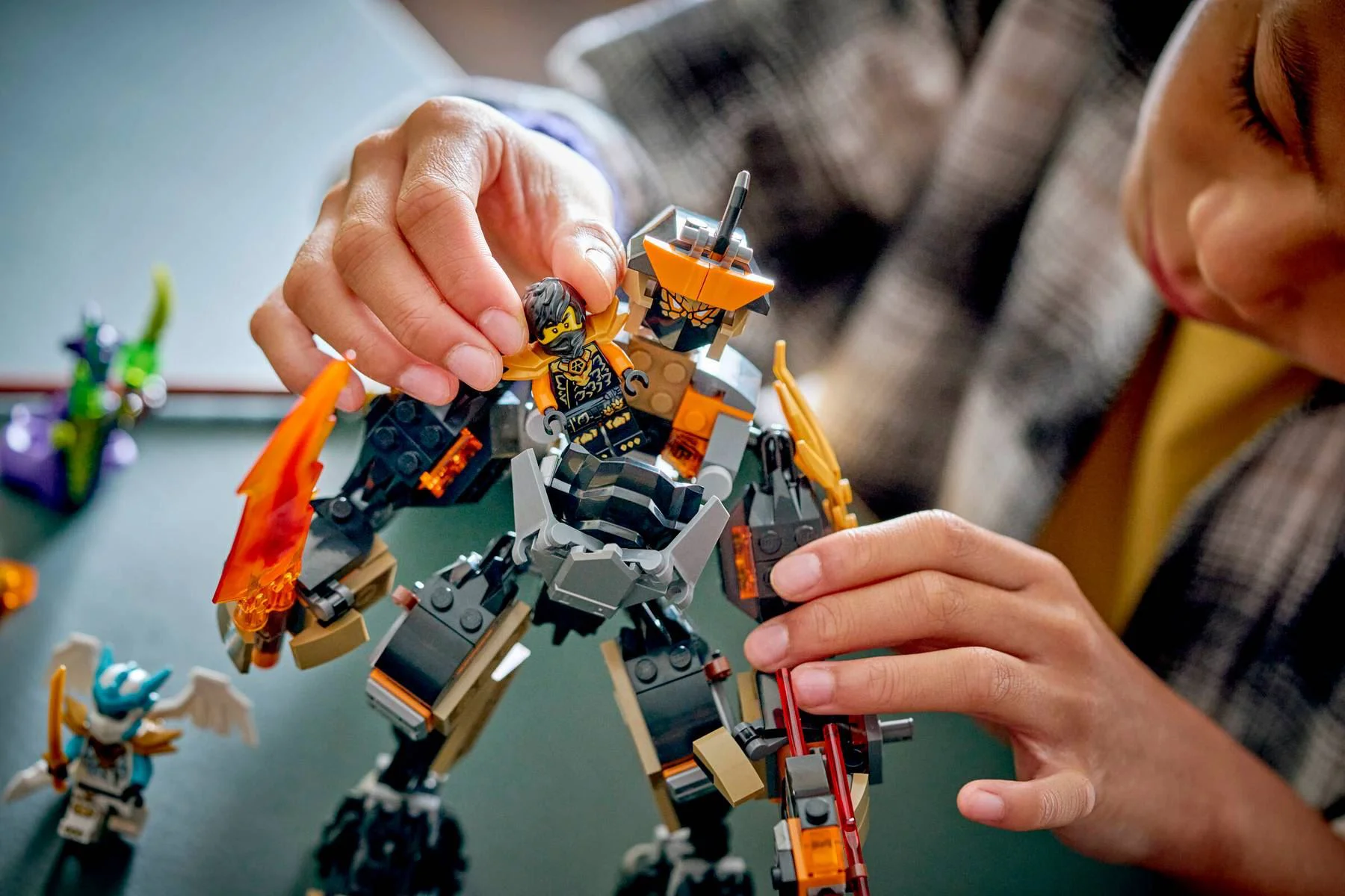 LEGO Ninjago - Мех миссии Коула и дракон Зейна foto