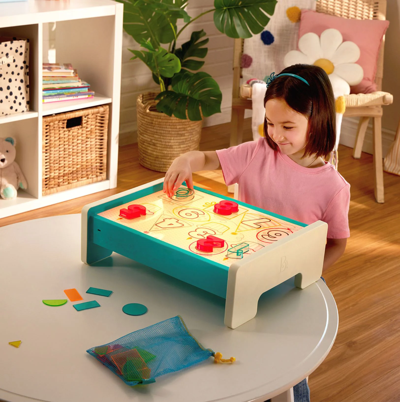 Set de joaca educativ Battat Look & Shine cu lumina, cifre si forme foto