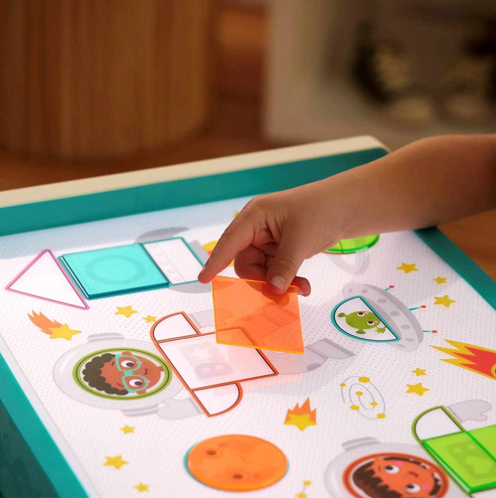 Set de joaca educativ Battat Look & Shine cu lumina, cifre si forme foto