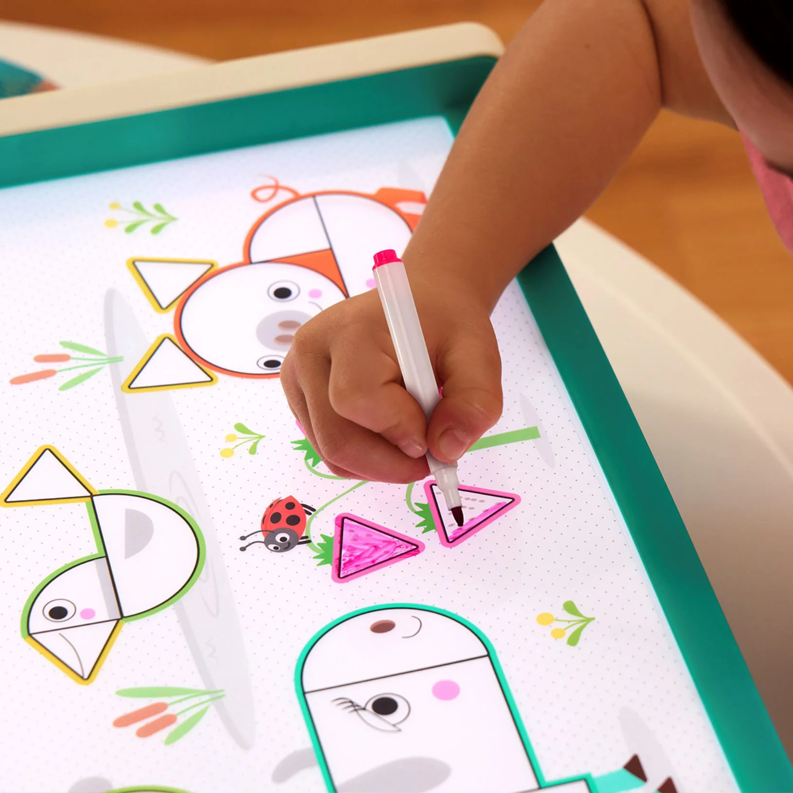 Set de joaca educativ Battat Look & Shine cu lumina, cifre si forme foto