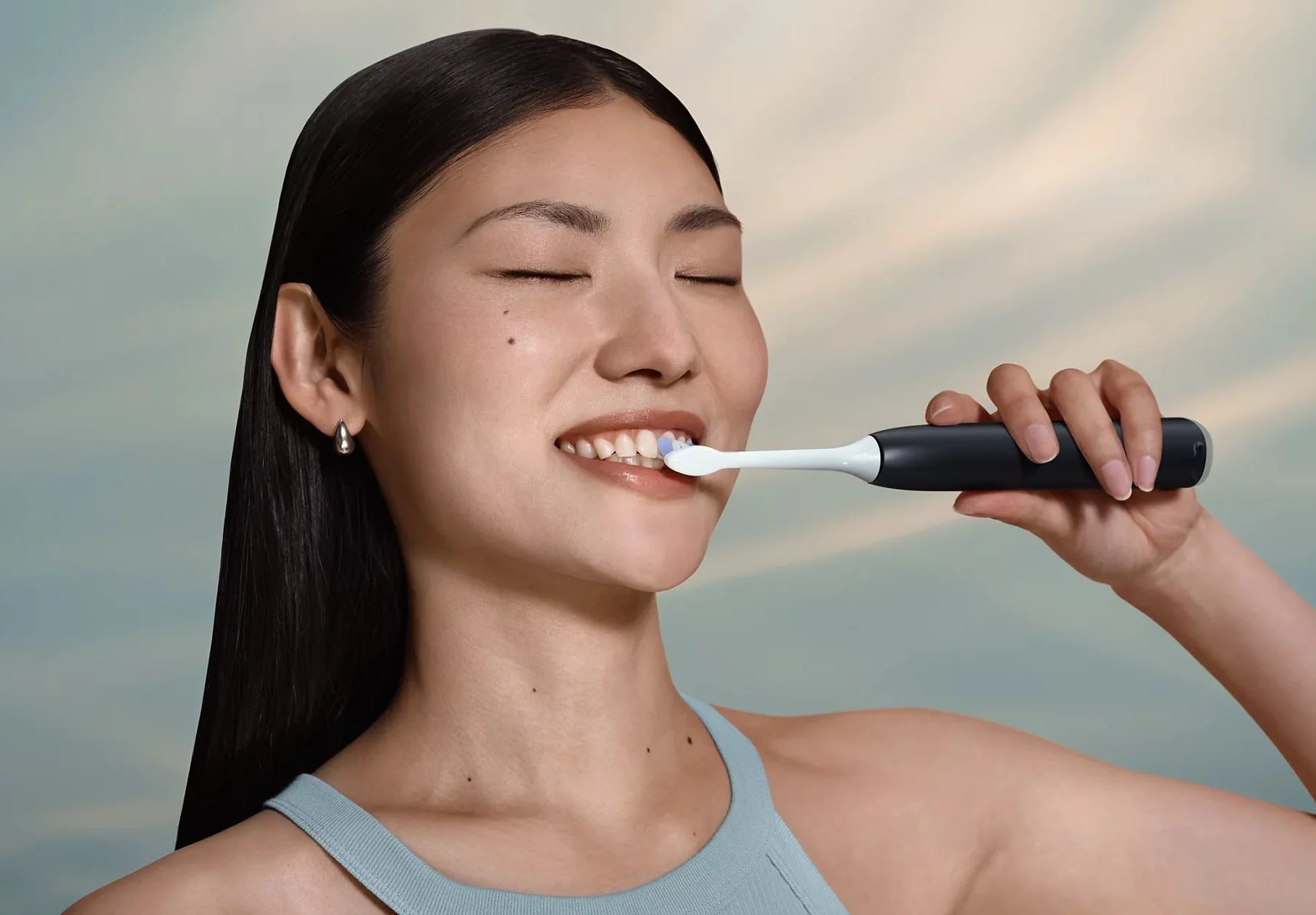 Periuta de dinti sonica electrica Philips Sonicare Seria 6100 White foto