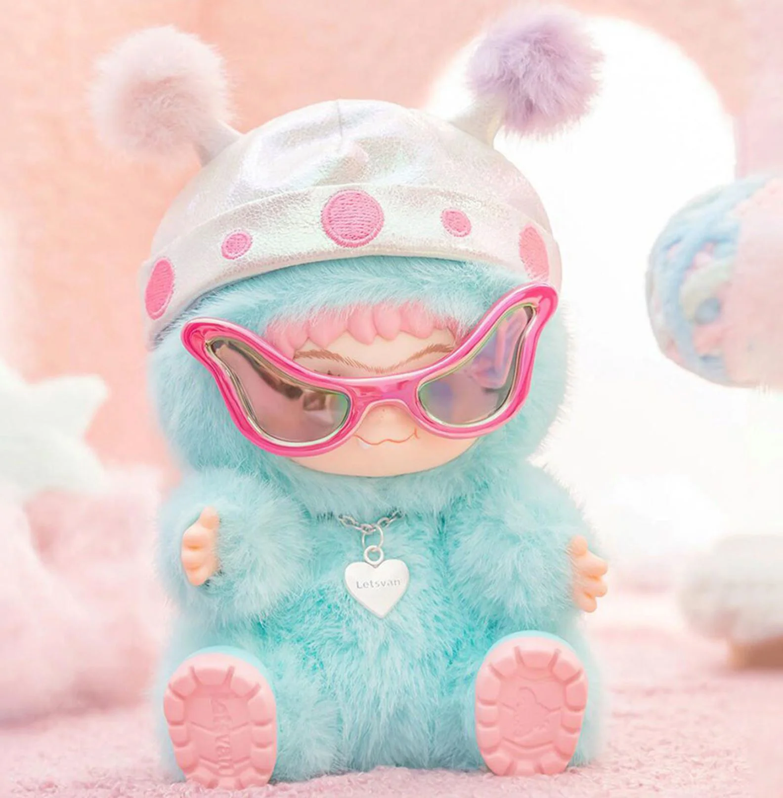 Плюшевая игрушка-брелок Wakuku Fuzzy Trendy Fun Party, 17 см foto