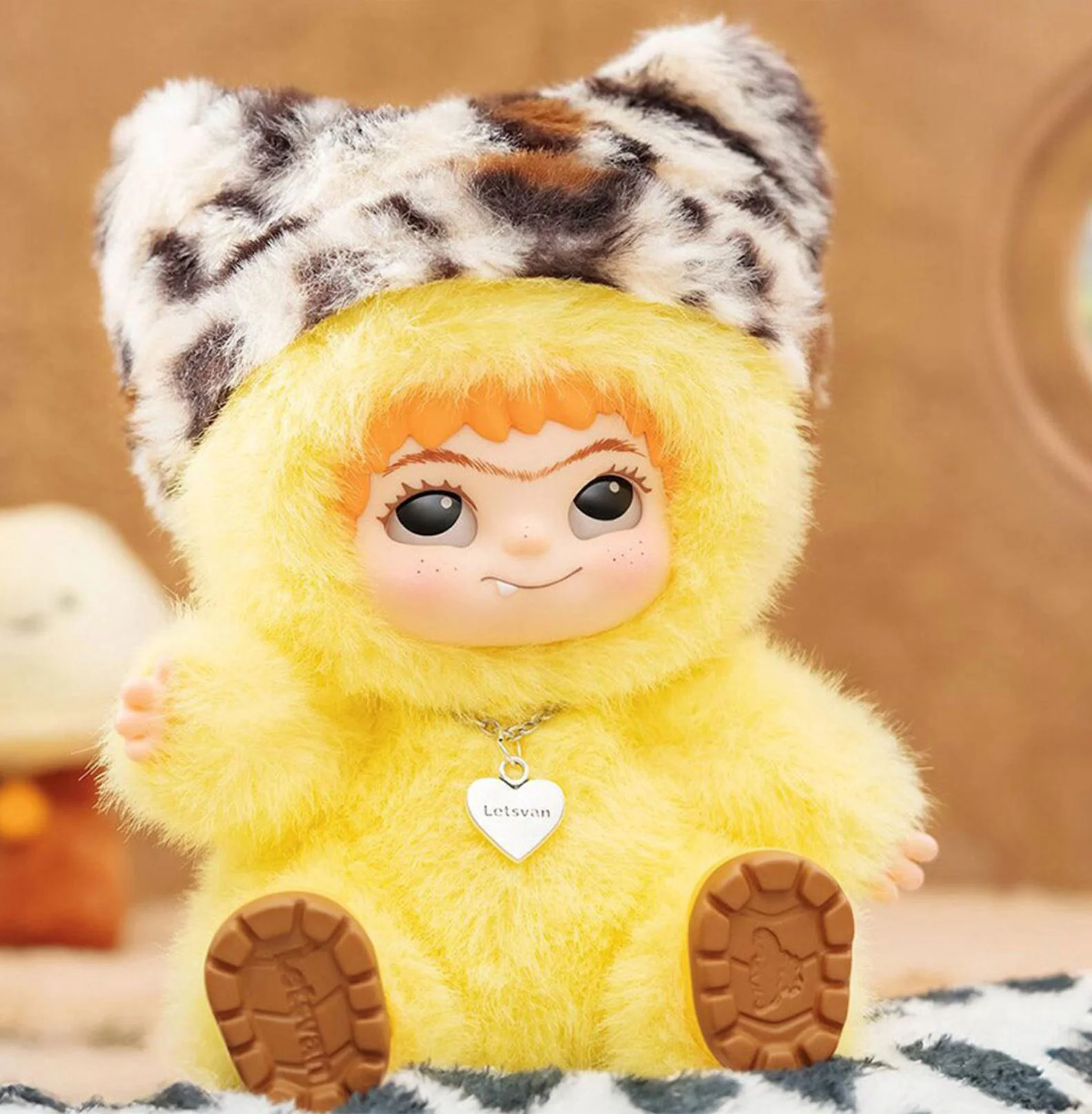 Плюшевая игрушка-брелок Wakuku Fuzzy Trendy Fun Party, 17 см foto