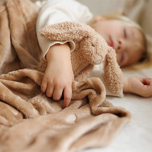 Paturica moale cu jucarie de plus BabyOno Ivory, 75x100 cm foto