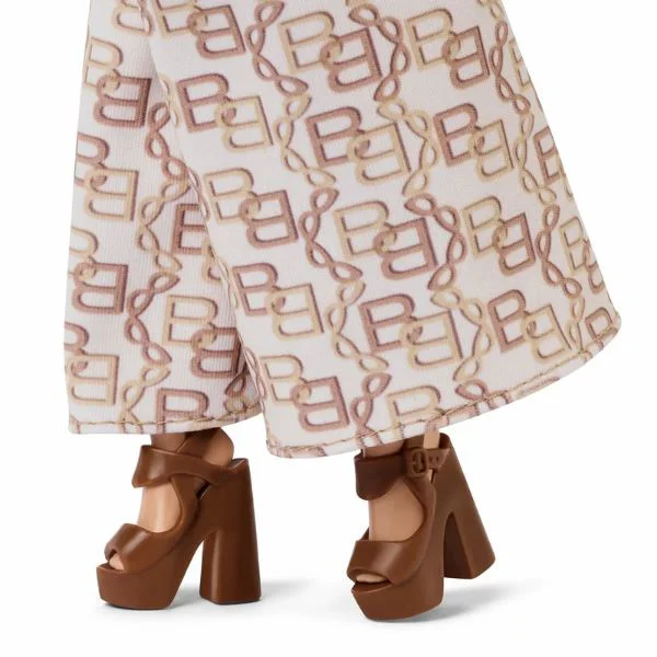 Papusa de colectie Barbie Basics Neutral Collection foto