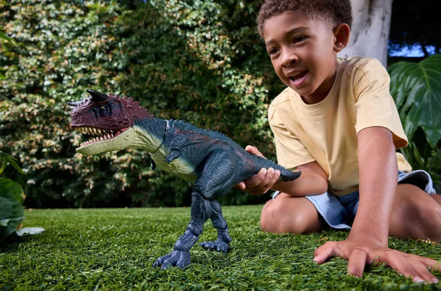 Интерактивный динозавр Jurassic World «Карнотавр: беги и кусай» foto