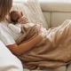Paturica moale cu jucarie de plus BabyOno Beige, 75x100 cm foto