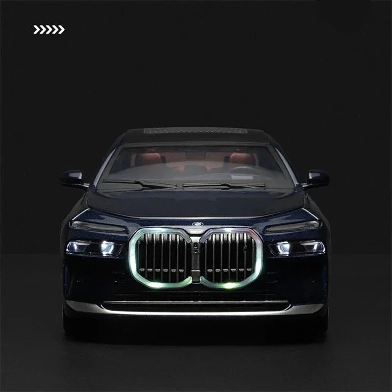 Металлическая машинка BMW i7 с инерционным механизмом, светом и звуком, Синий, 1:24 foto