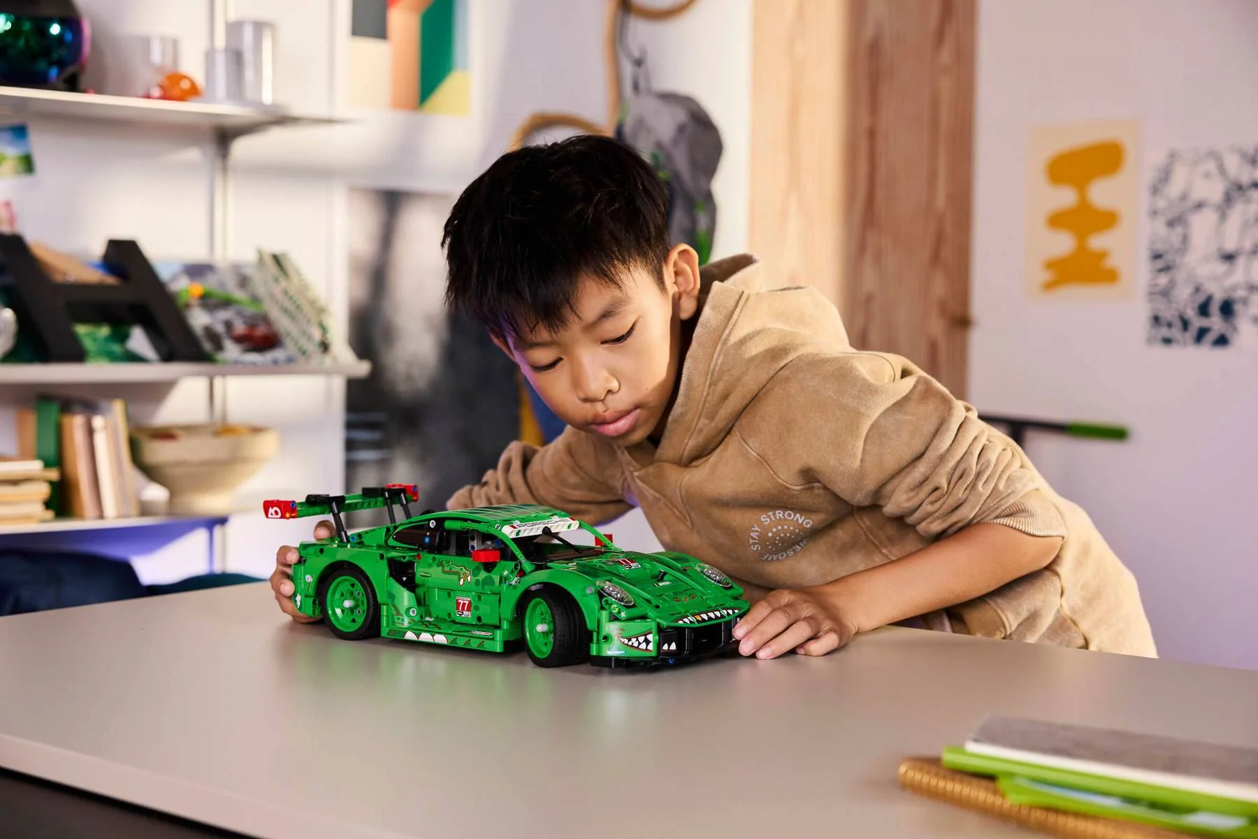 LEGO Technic - Porsche 911 GT3 R REXY AO foto