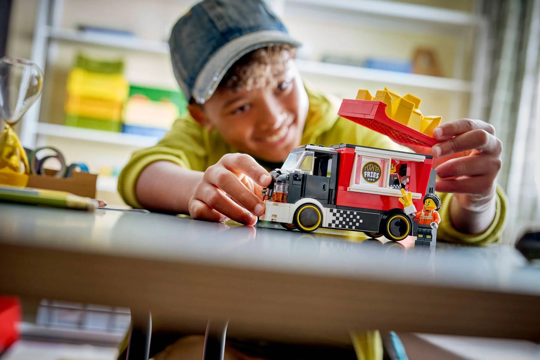 LEGO City - Фургон с картофелем фри foto