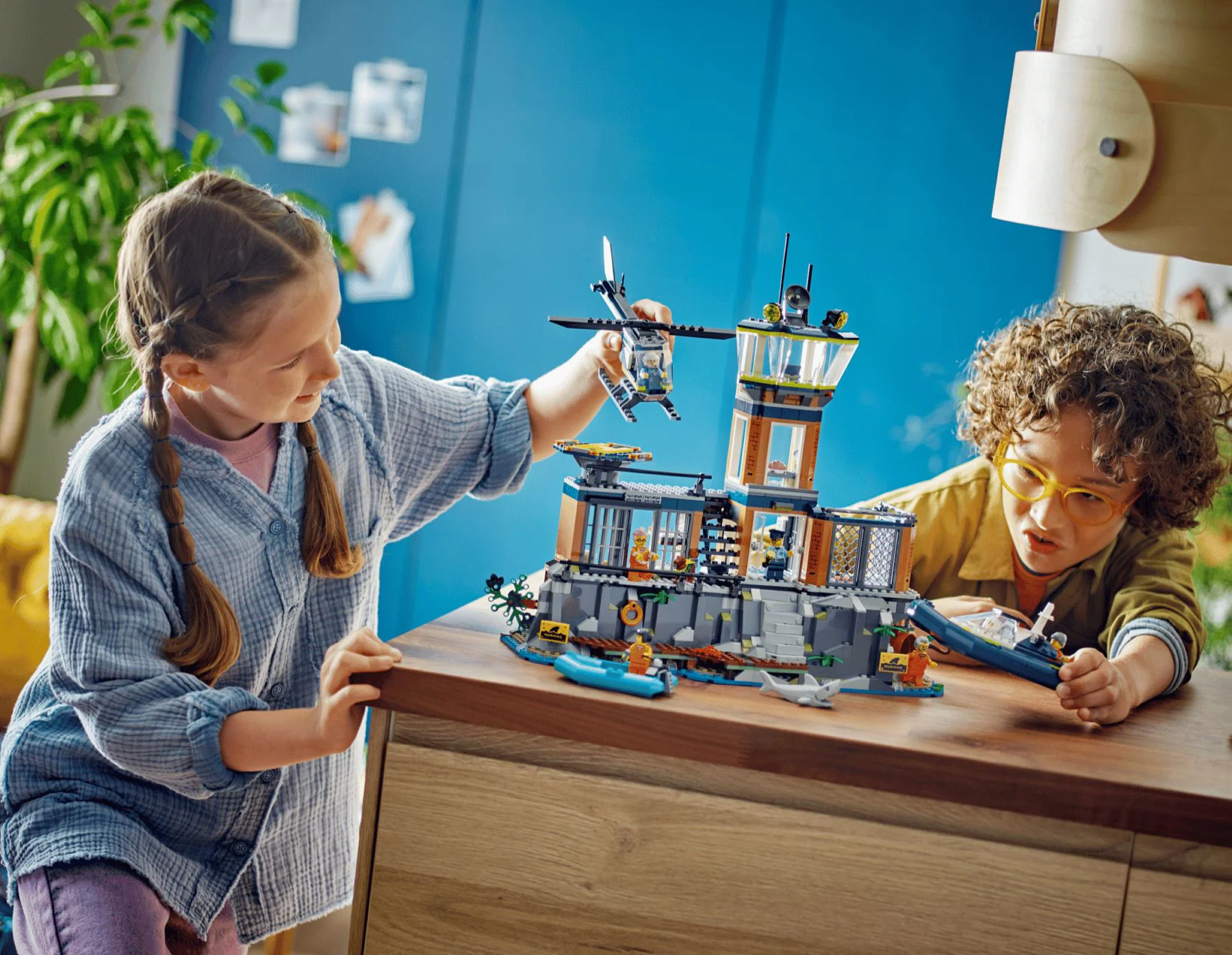 LEGO City - Полицейский остров-тюрьма foto