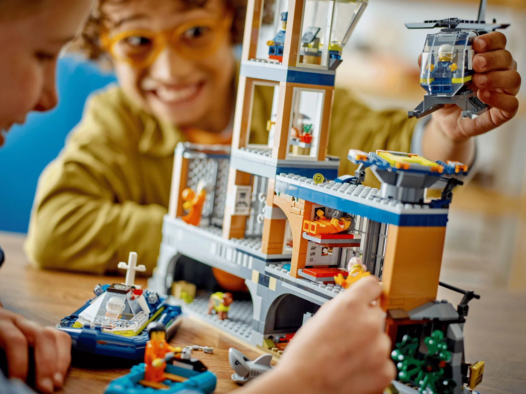 LEGO City - Полицейский остров-тюрьма foto