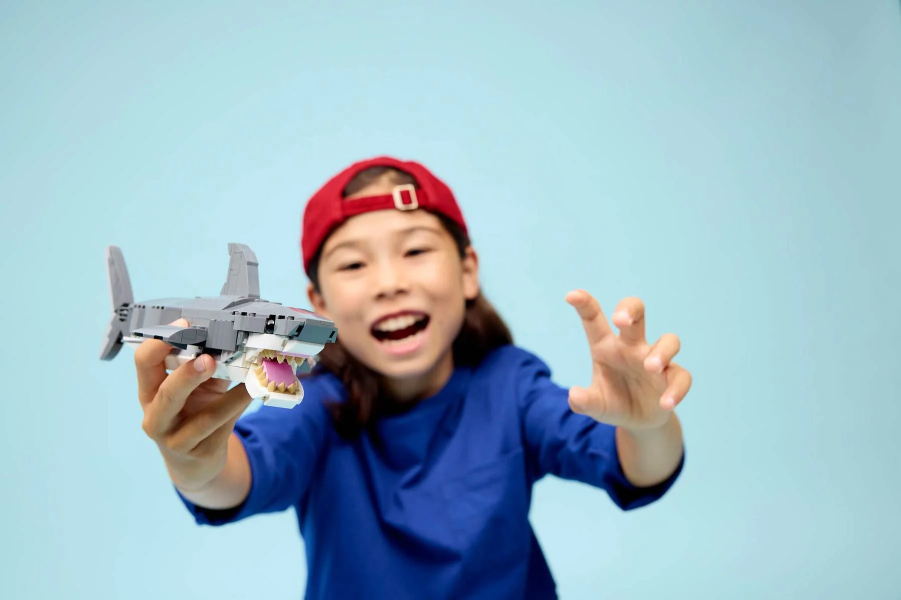 LEGO Creator - Rechin cu Cufar de Comori foto
