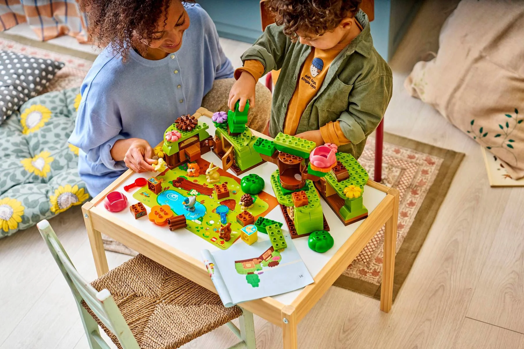 LEGO Duplo - Padure de Explorare cu Animale Salbatice foto