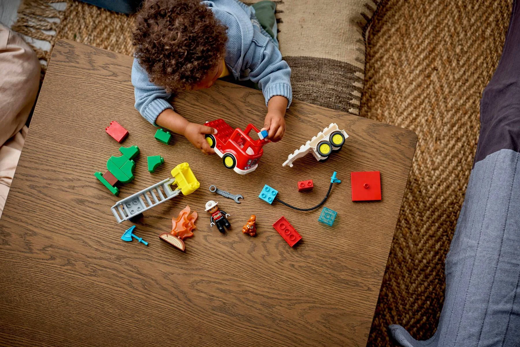 LEGO Duplo - Masina de Pompieri cu Furtun si Pompier foto