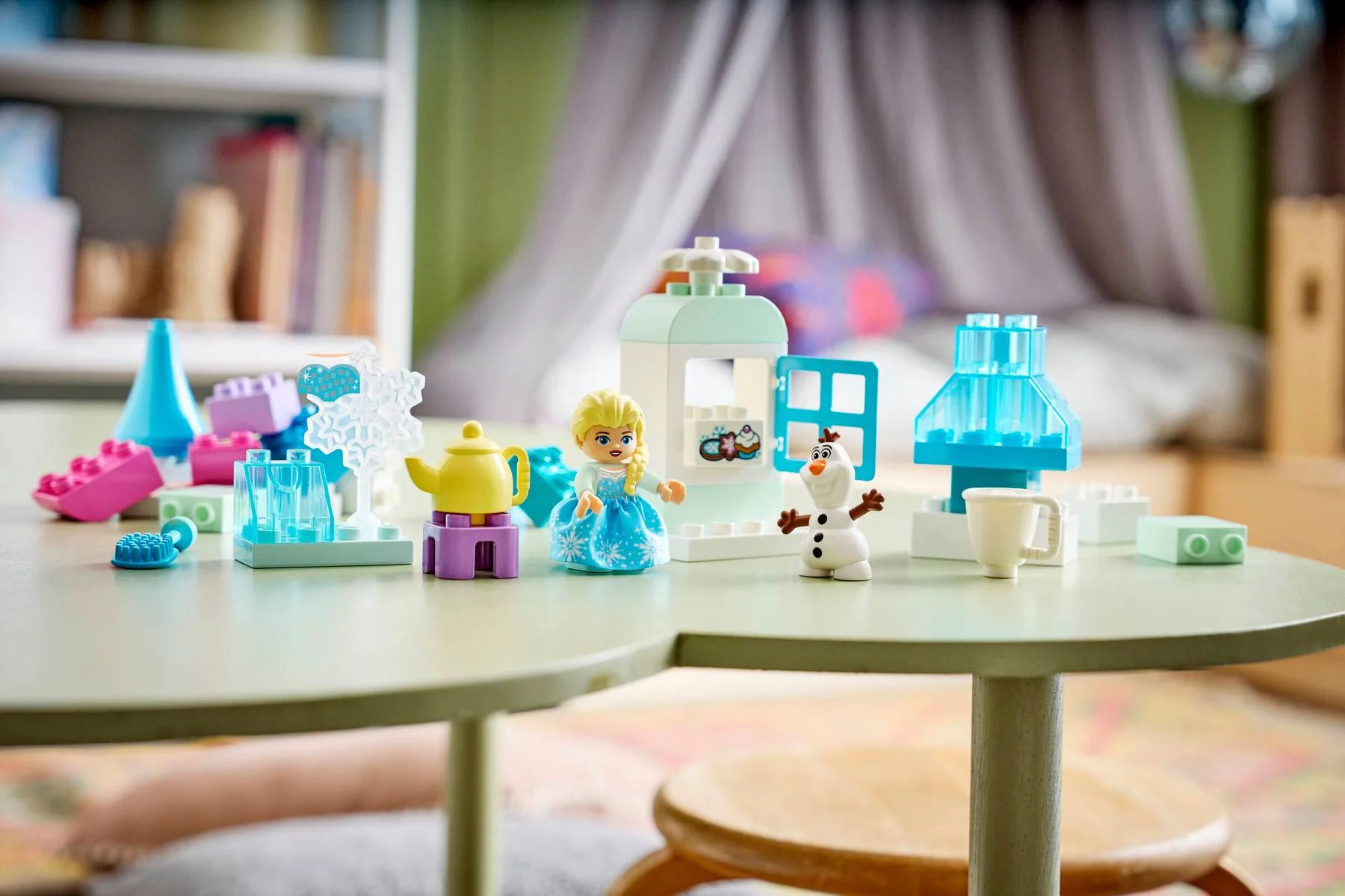 LEGO Duplo - Cutie Creativa cu Elsa si Olaf foto