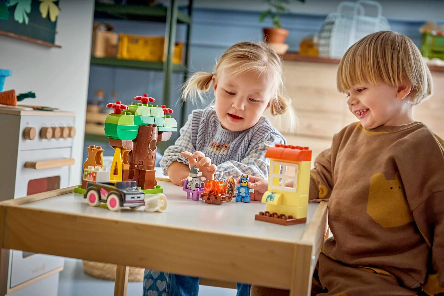 LEGO Duplo - Fetele cu Pizza, Muffin si Bluey foto