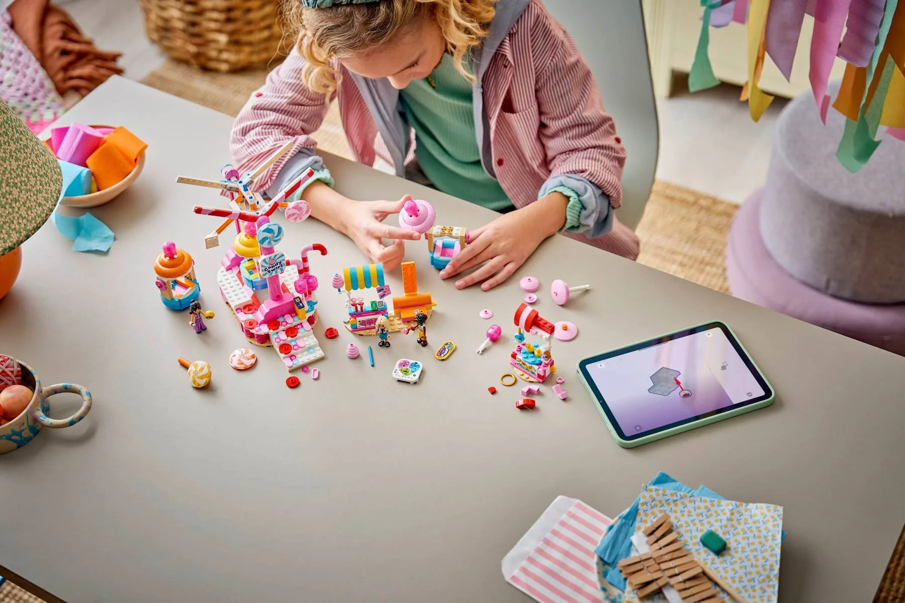 LEGO Friends - Колесо обозрения со сладостями и кексами foto