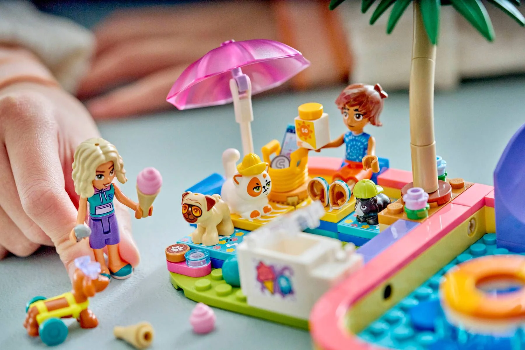 LEGO Friends - Весёлый день в аквапарке foto