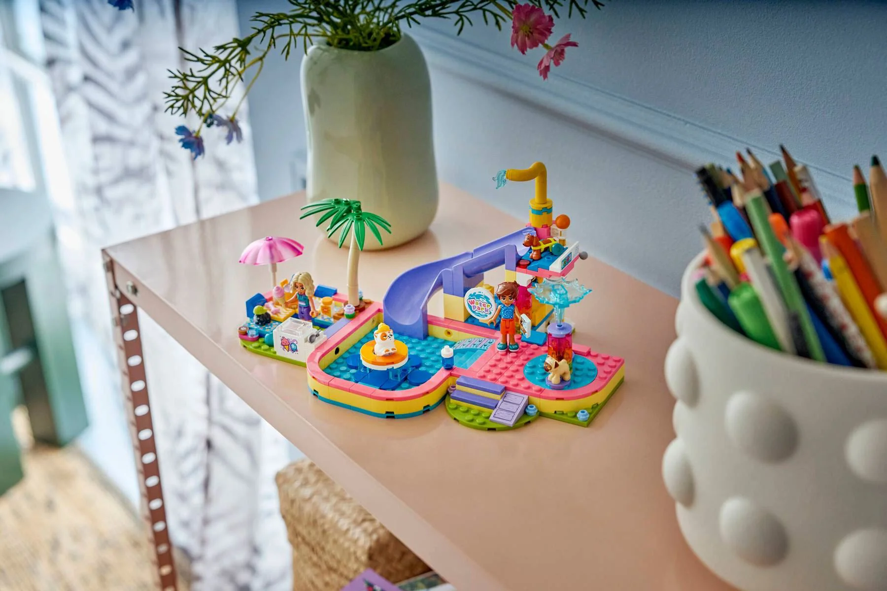 LEGO Friends - Весёлый день в аквапарке foto
