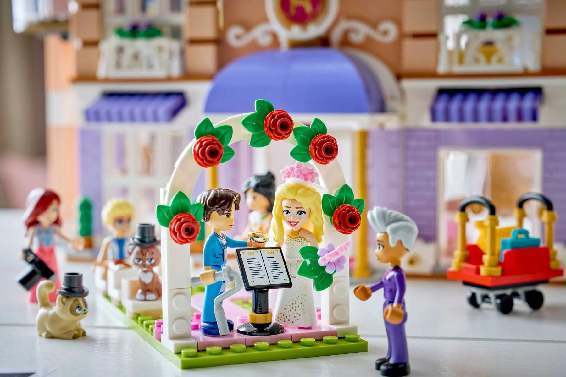 LEGO Friends - Большой отель в Хартлейк-Сити foto
