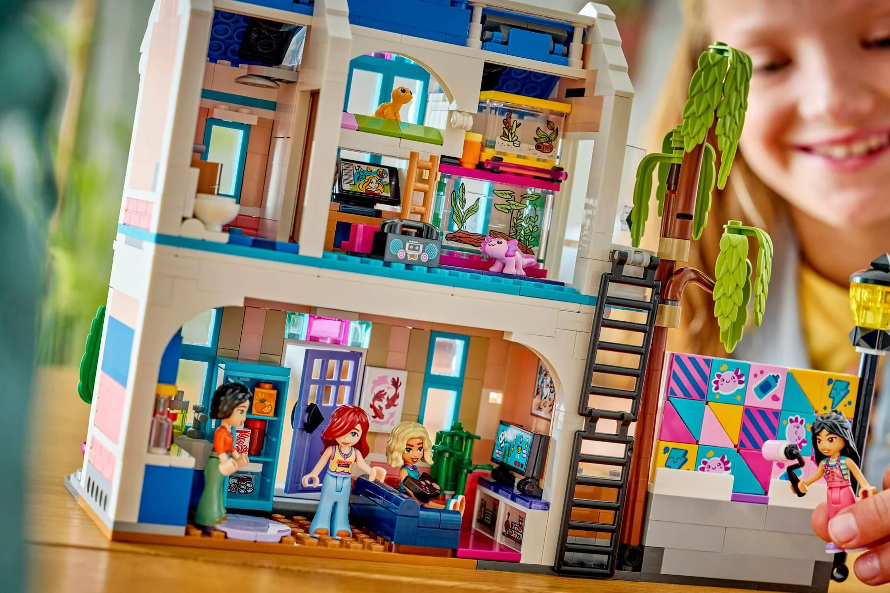 LEGO Friends - Дом семьи Лианн foto