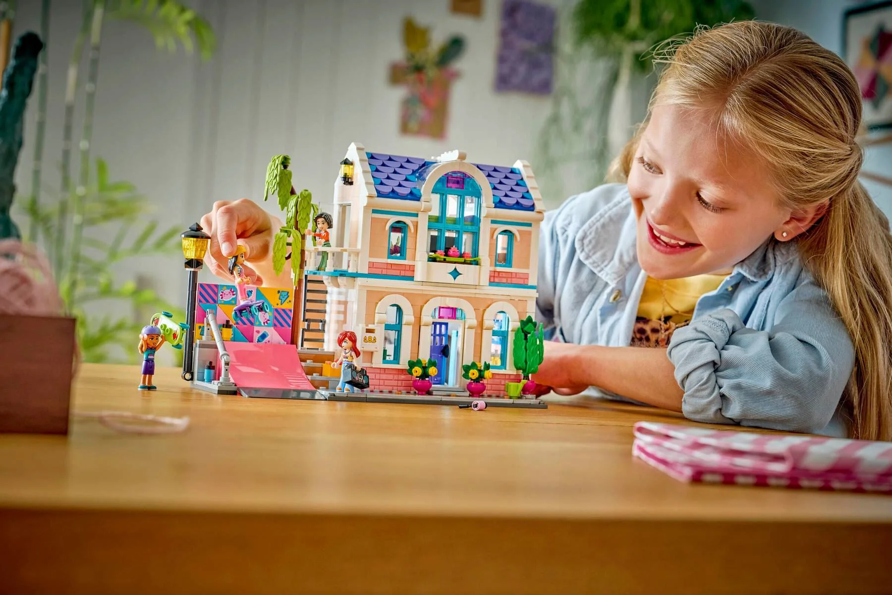 LEGO Friends - Дом семьи Лианн foto