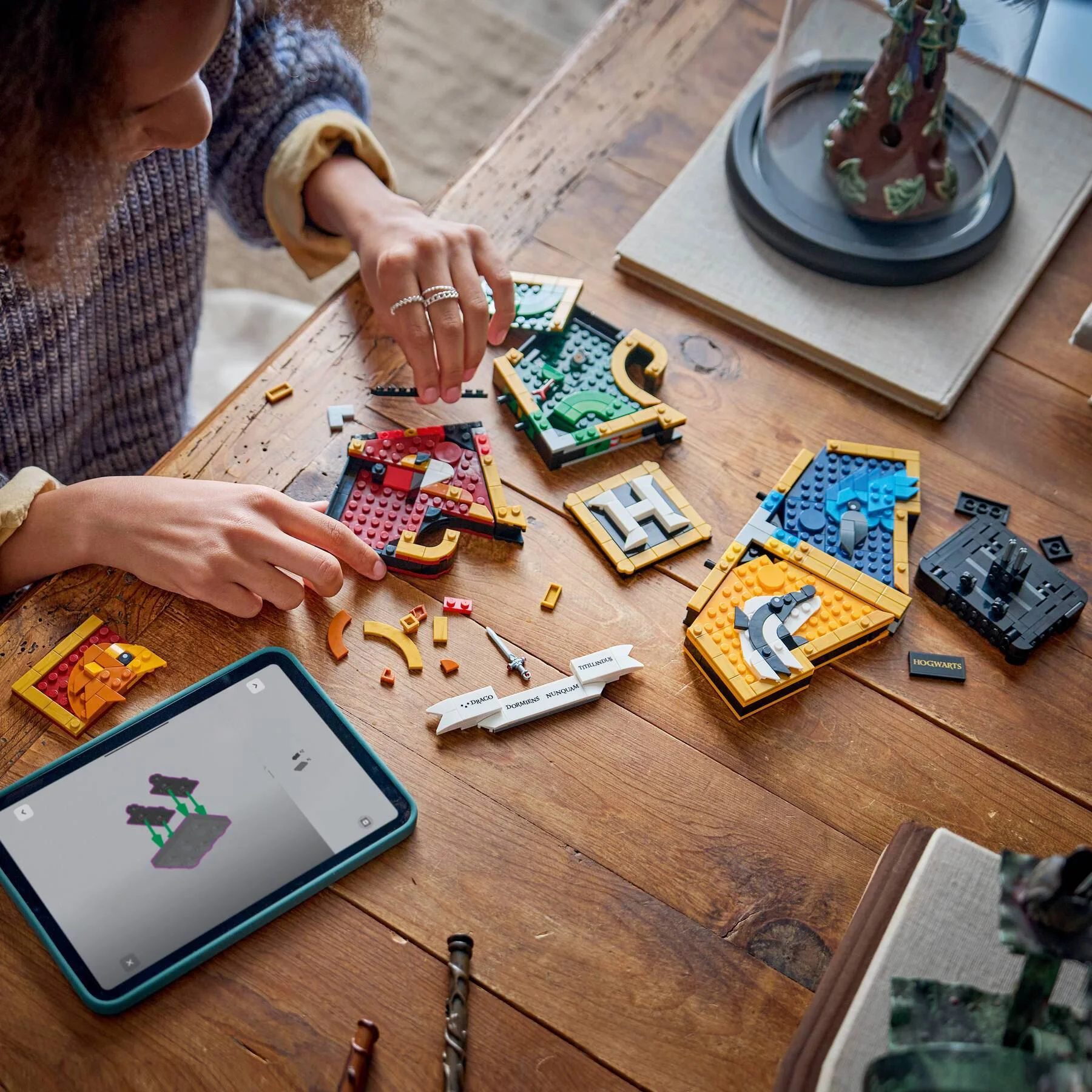 LEGO Harry Potter - Emblema Caselor Hogwarts foto