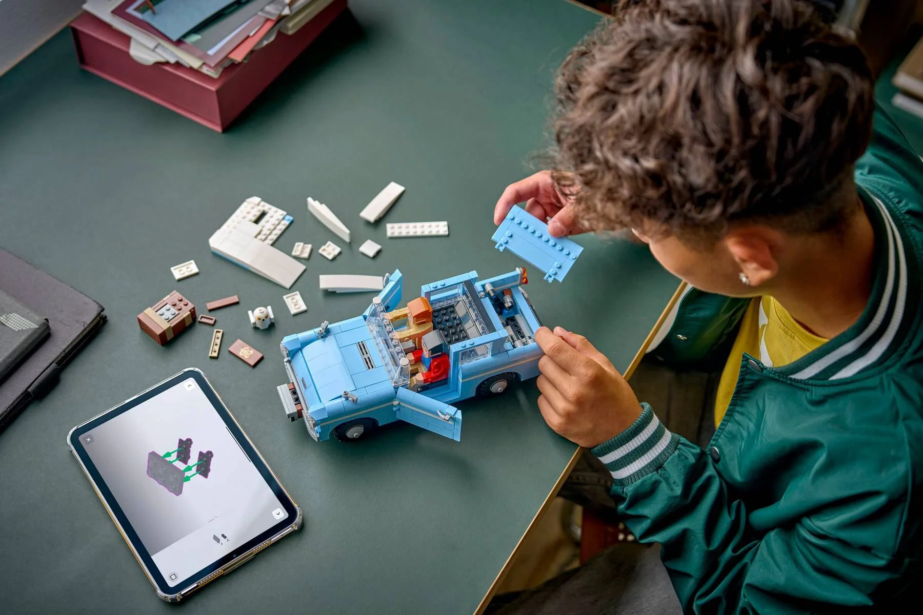 LEGO Harry Potter - Ford Anglia zburator foto