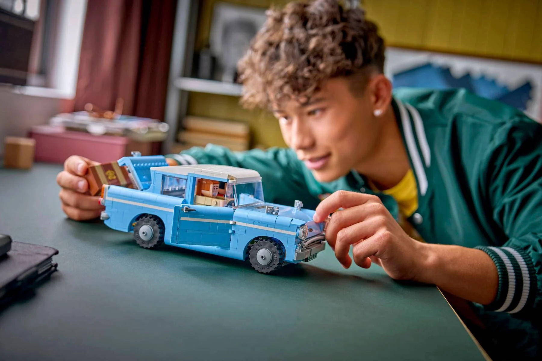 LEGO Harry Potter - Ford Anglia zburator foto
