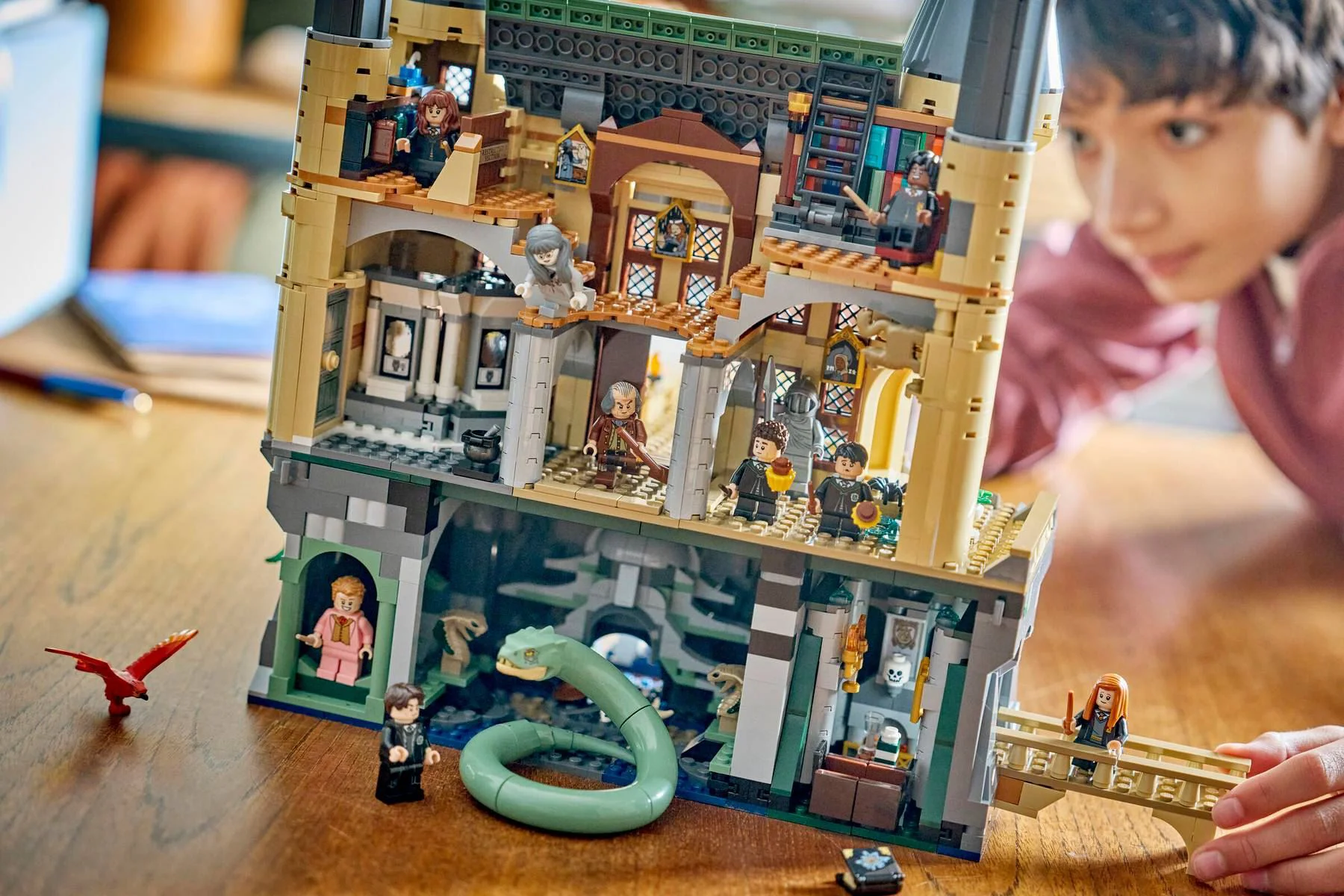 LEGO Harry Potter - Замок Хогвартс: Восточное крыло foto