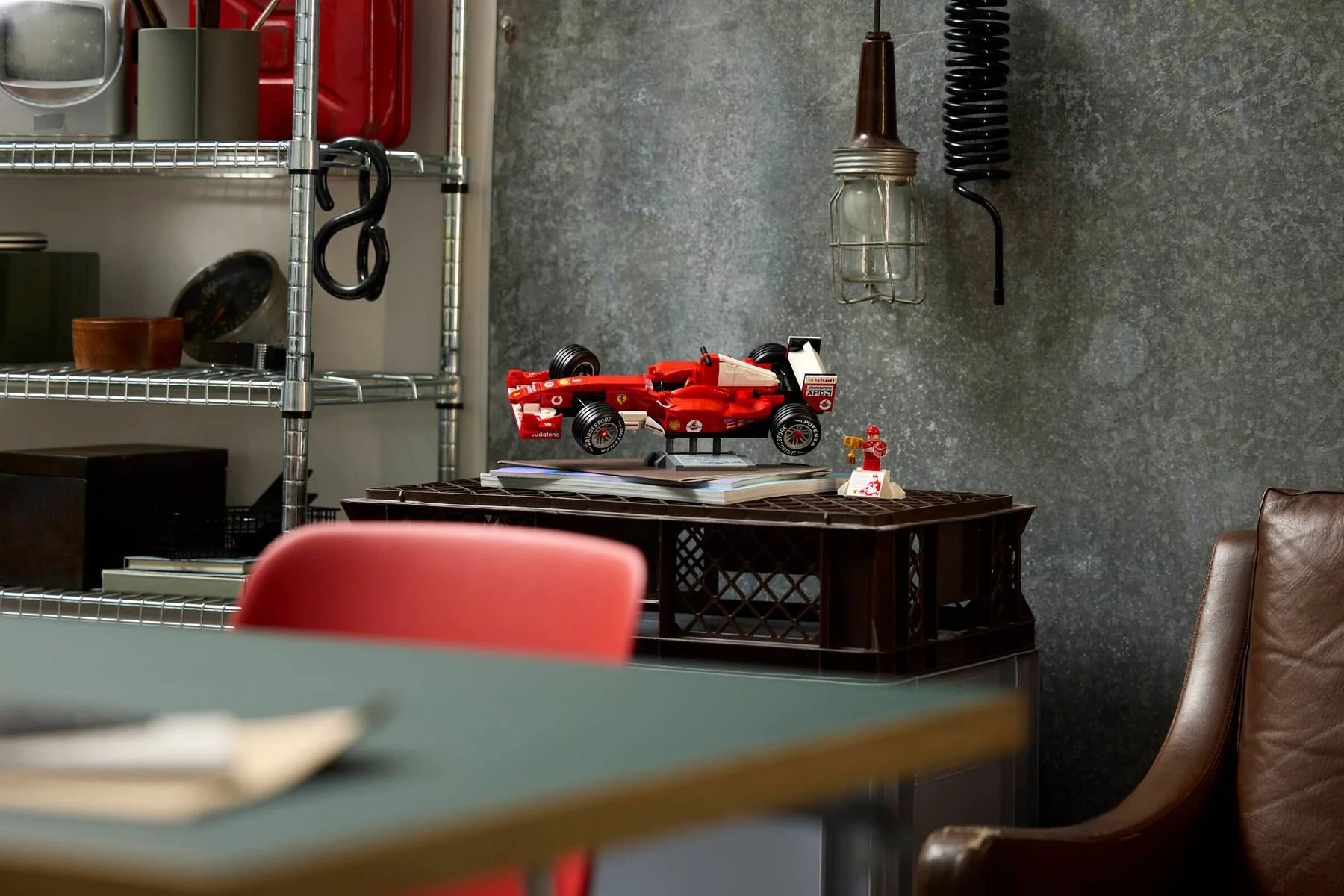 LEGO Icons - Ferrari F2004 & Michael Schumacher foto