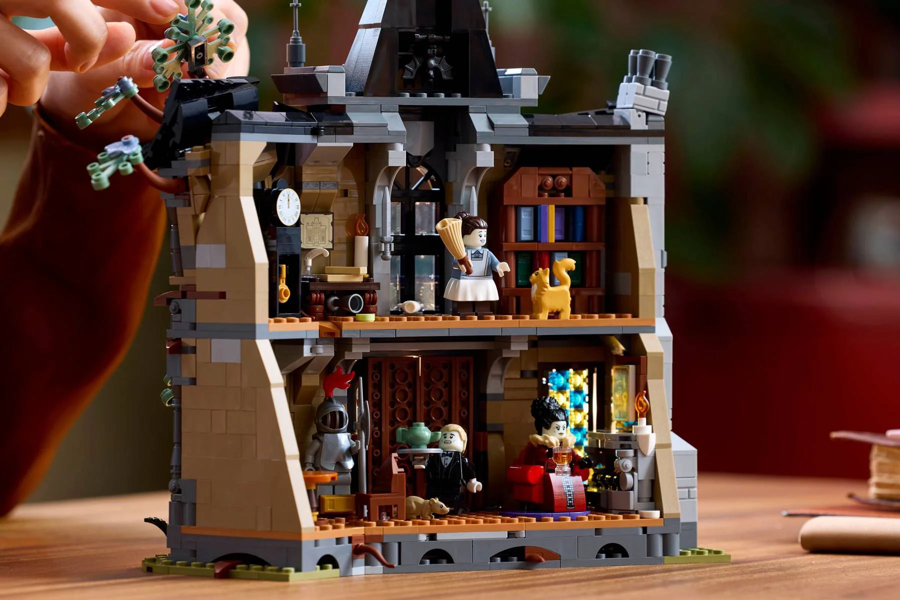 LEGO Icons - Conacul Primarului foto