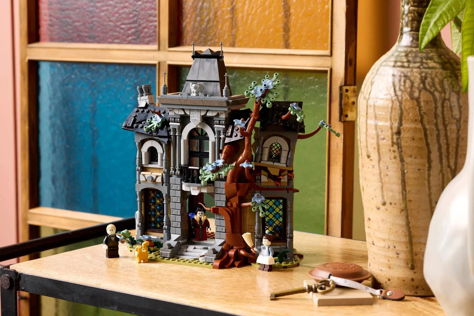 LEGO Icons - Conacul Primarului foto